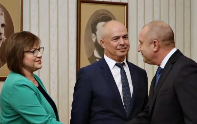 Продължават консултациите на Дондуков 2 за съставяне на кабинет Президентът